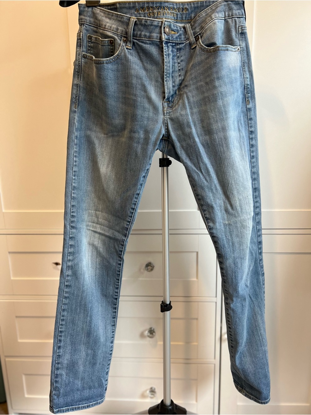 American Eagle Outfitters Light Wash Men’s Slim Straight Jeans